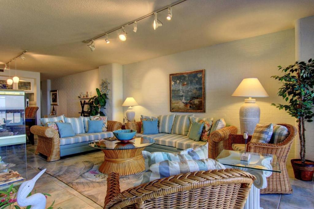 Relax with a Fabulous Ocean View and Ocean Sounds in This 2 Bedroom 2 Bath with Den photo 4