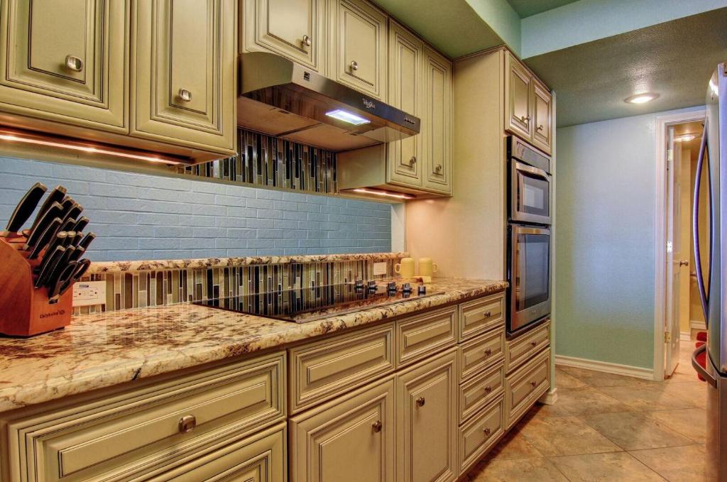Watch the Sunrise Over the Gulf from Your Private Balcony in This 2 Bedroom 2 Bath photo 4