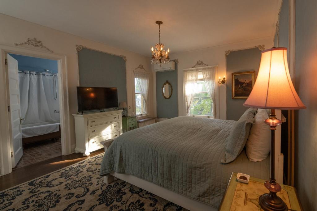 Cartier Mansion photo 3