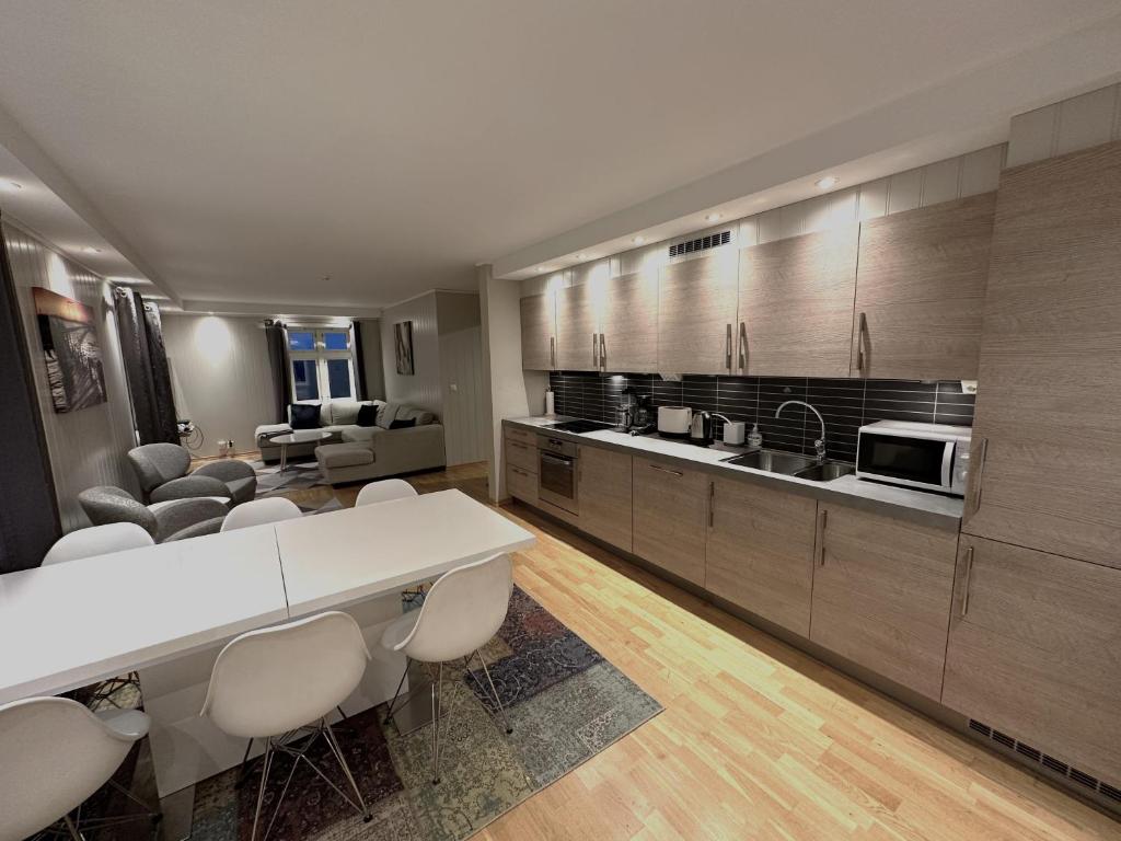 Stetind - Modern apartment with free parking photo 3