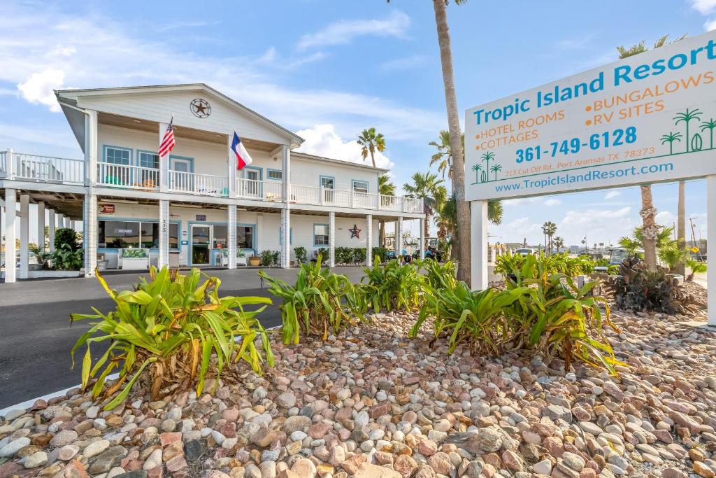 Tropic Island Resort photo 1