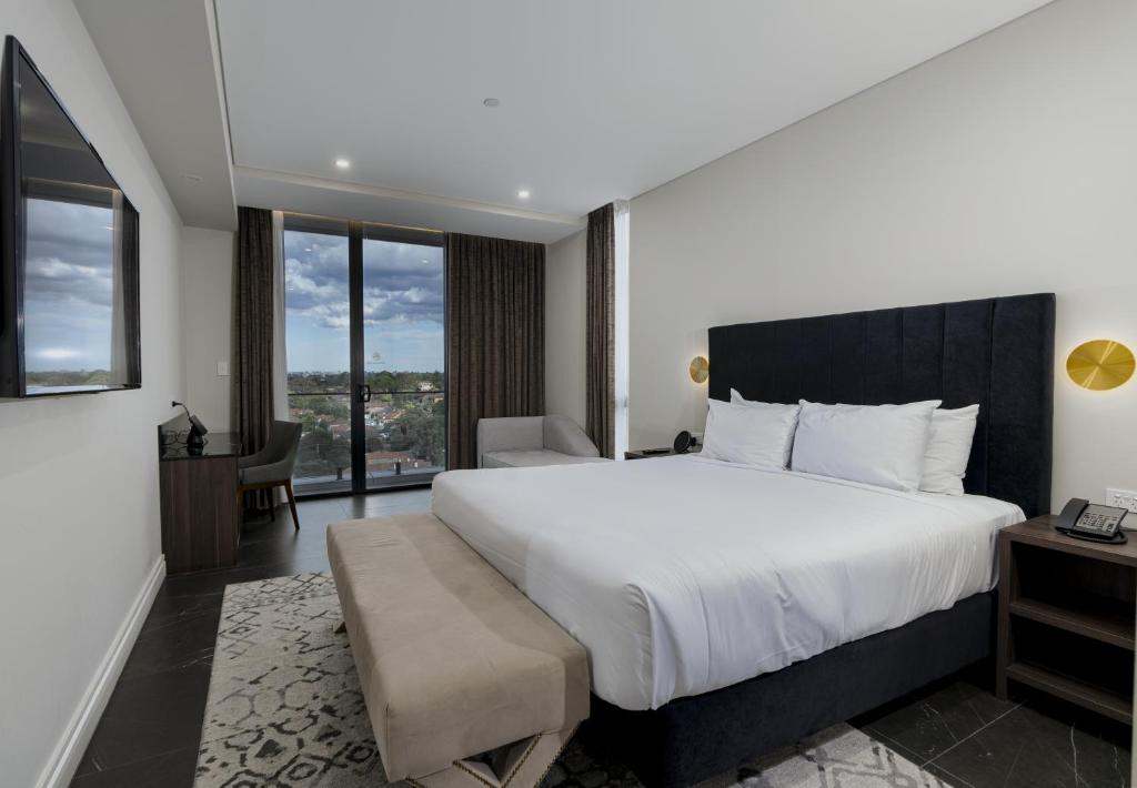 Crowne Plaza Sydney Burwood, an IHG Hotel photo 1