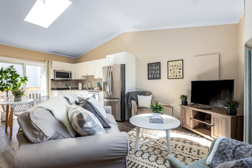 Seascape Suite by IRIS PROPERTIES! photo 2