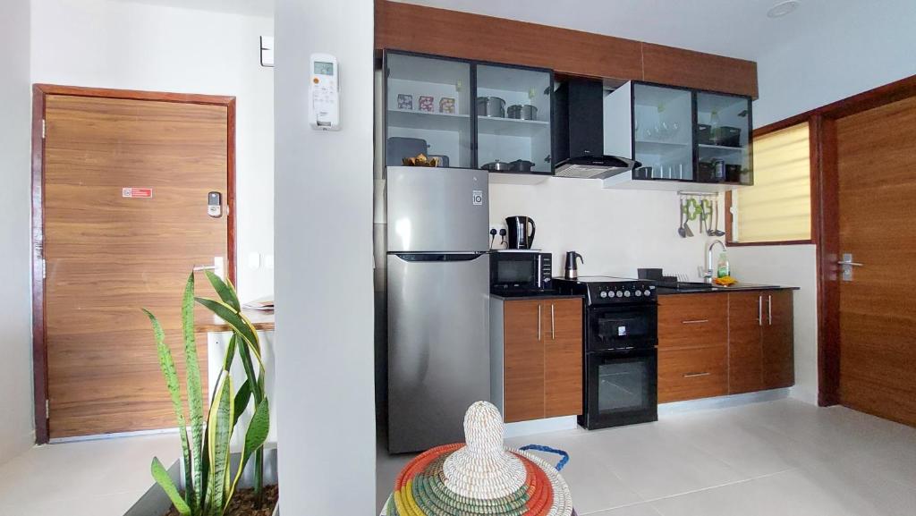 Superbly Modern and Airy Two Bedroom Seaside Apartment with Balcony photo 4