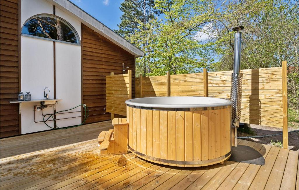 Awesome Home In Rrvig With 4 Bedrooms, Sauna And Wifi photo 3