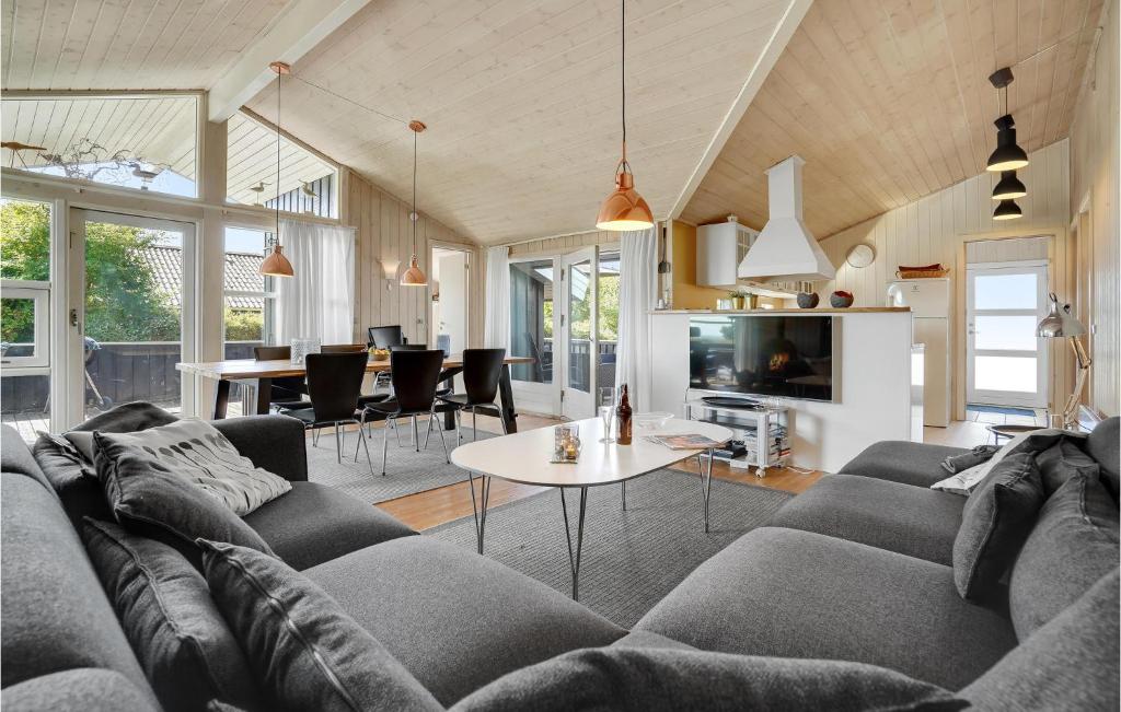 Beautiful Home In Sydals With 5 Bedrooms, Sauna And Wifi photo 3