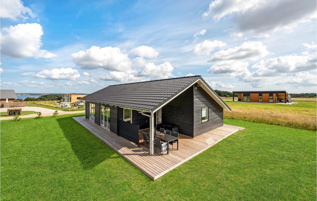 Amazing Home In Lgstrup With 3 Bedrooms And Wifi