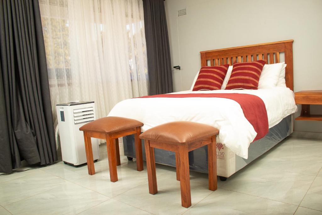 R Executive Apartments photo 2