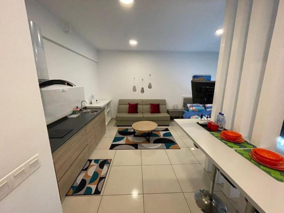 Manis Evo Bangi Soho - pool & netflix & wifi photo 3