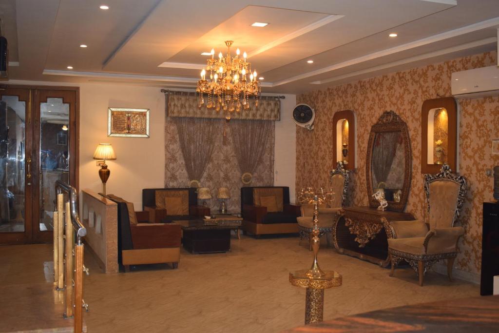 Hotel SR Lounge Multan photo 4