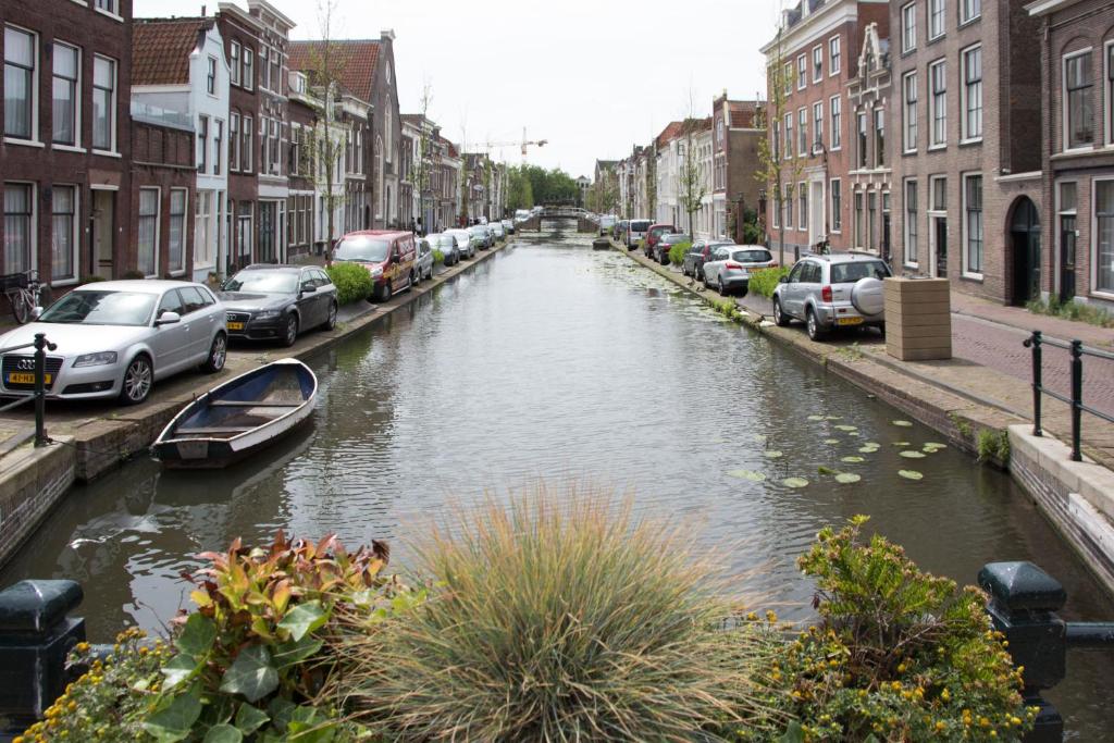 Canal House in Historic City Center Gouda photo 2