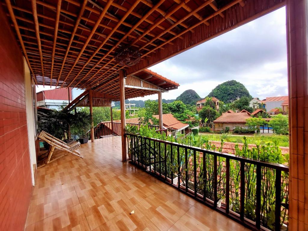 Ninh Binh Mountain Side Homestay & Cafe