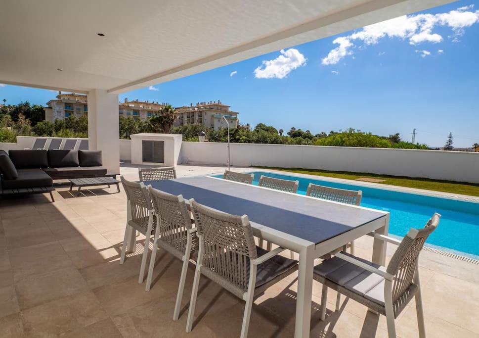 Modern villa walking distance from the beach photo 2