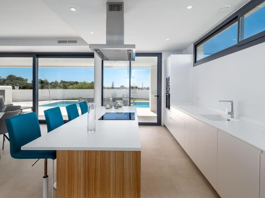 Modern villa walking distance from the beach photo 3