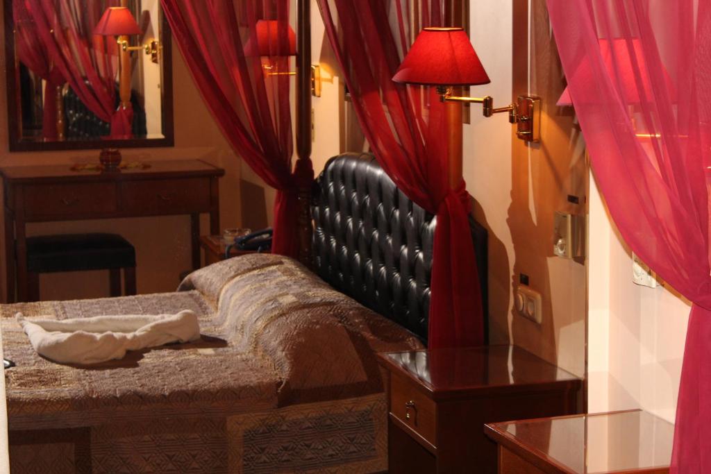 Двухместный (Улучшенный двухместный номер с 1 кроватью), Exis Hotel