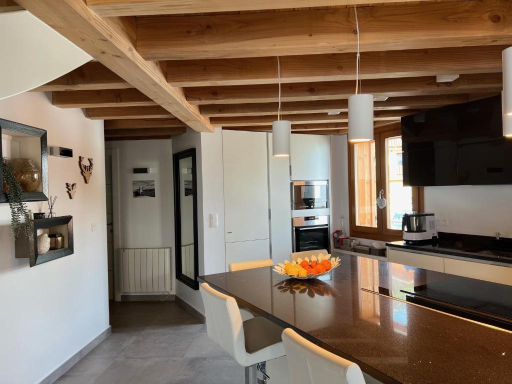 Appartement 201, Duplex avec terrasse et garage photo 3