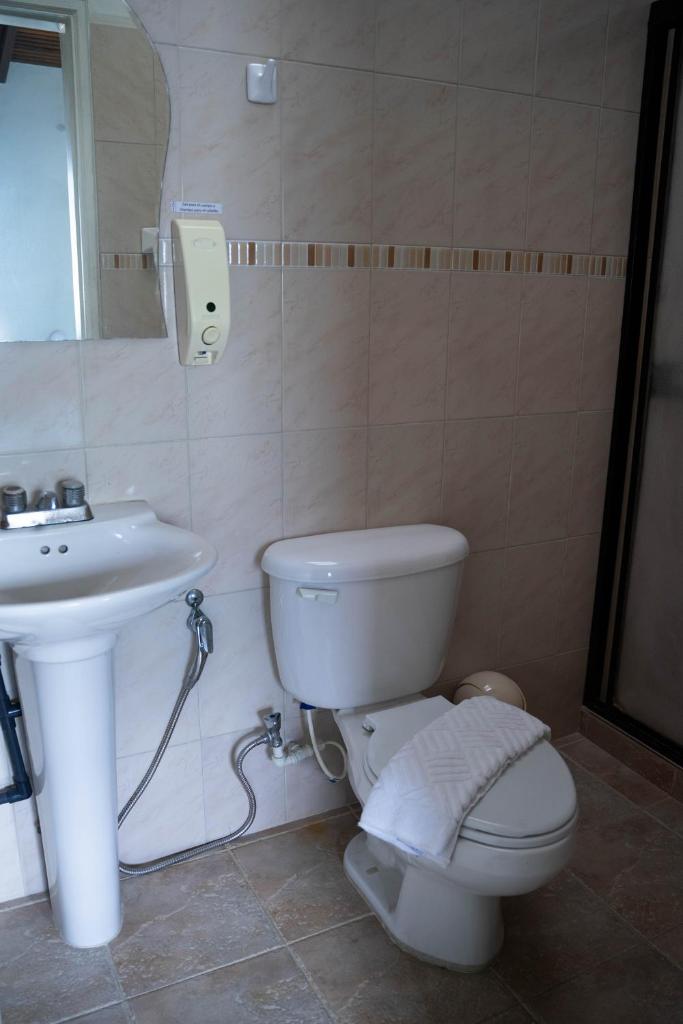 Hotel Plaza CA photo 4