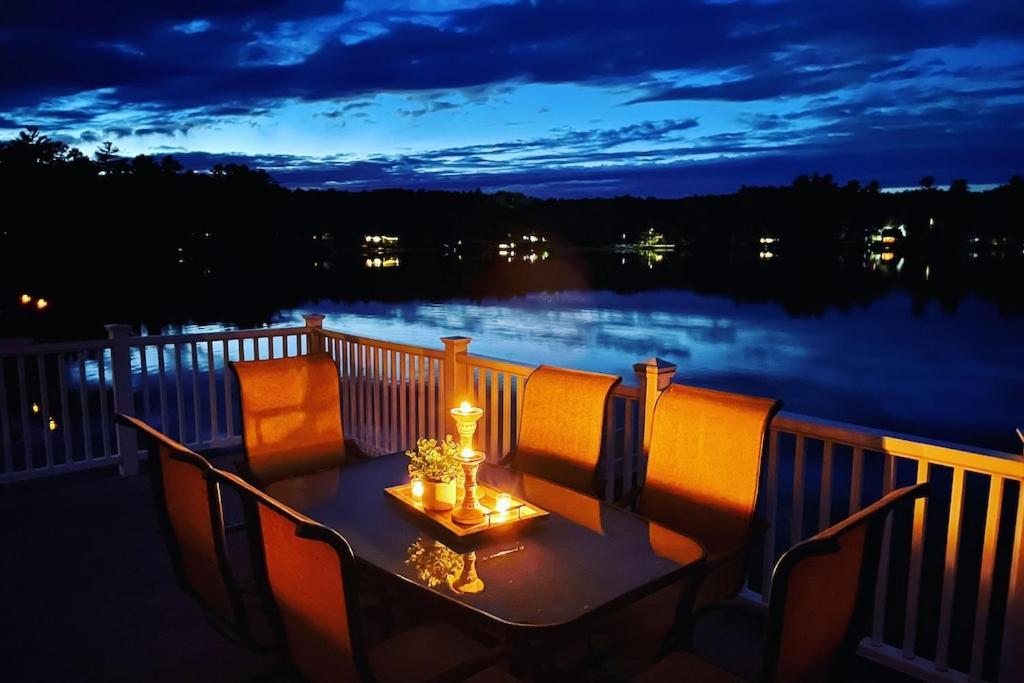 Waterfront Cottage and Ski Getaway! image