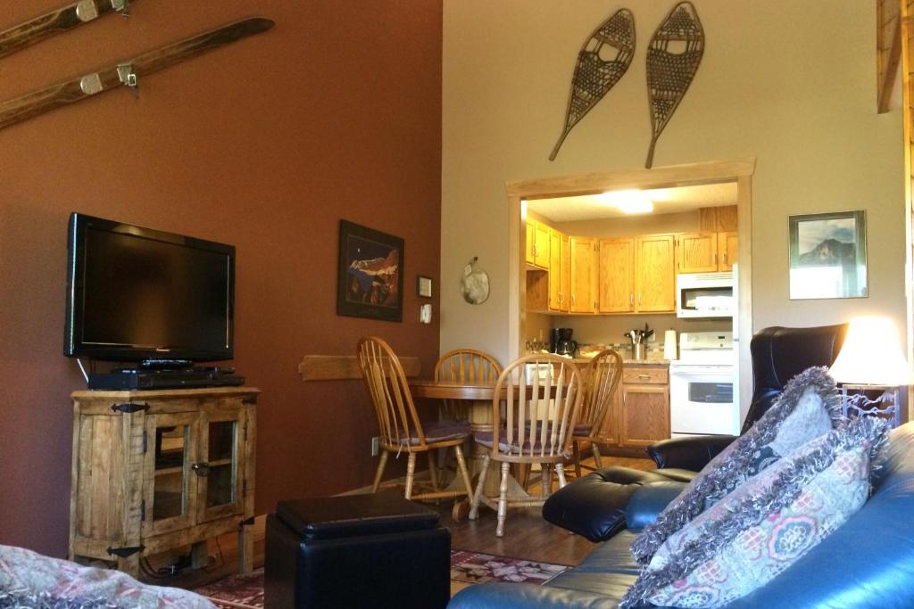 The Griz Inn by Park Vacation Management photo 3