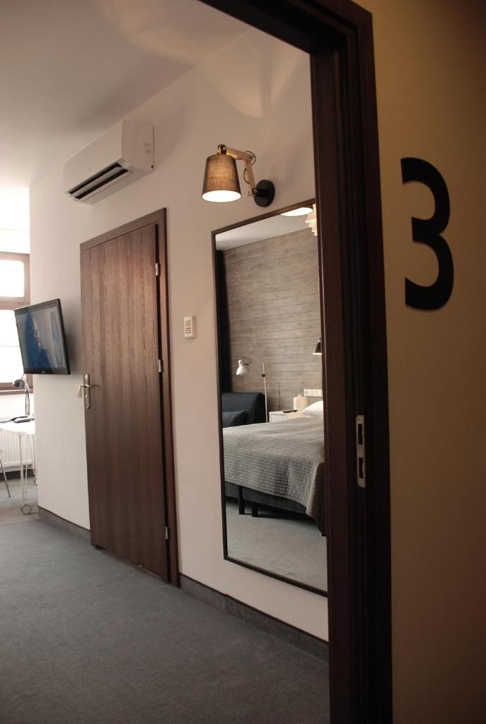 Двухместный (Улучшенный двухместный номер с 1 кроватью), Hotel Grodzka 20