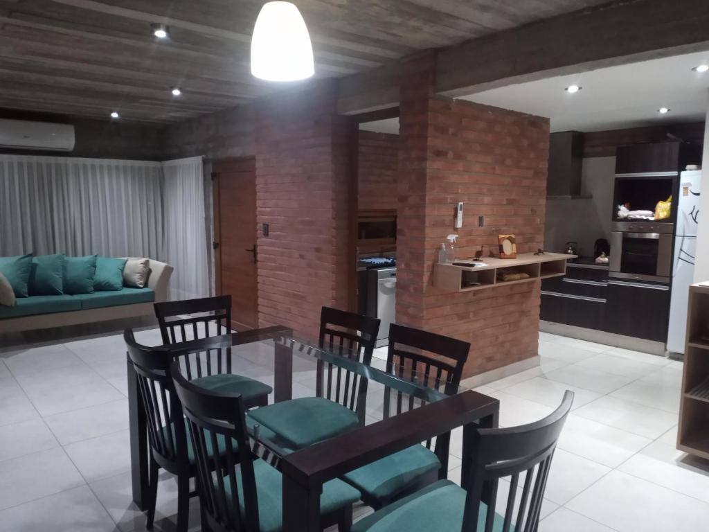 Casa amplia en ubicación tranquila de la ciudad photo 1