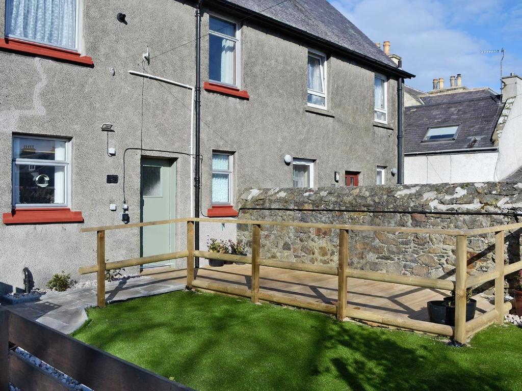 Thain House photo 1