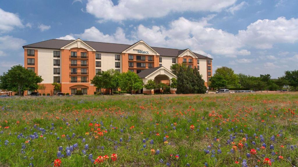 Sonesta Select Austin North Central photo 2