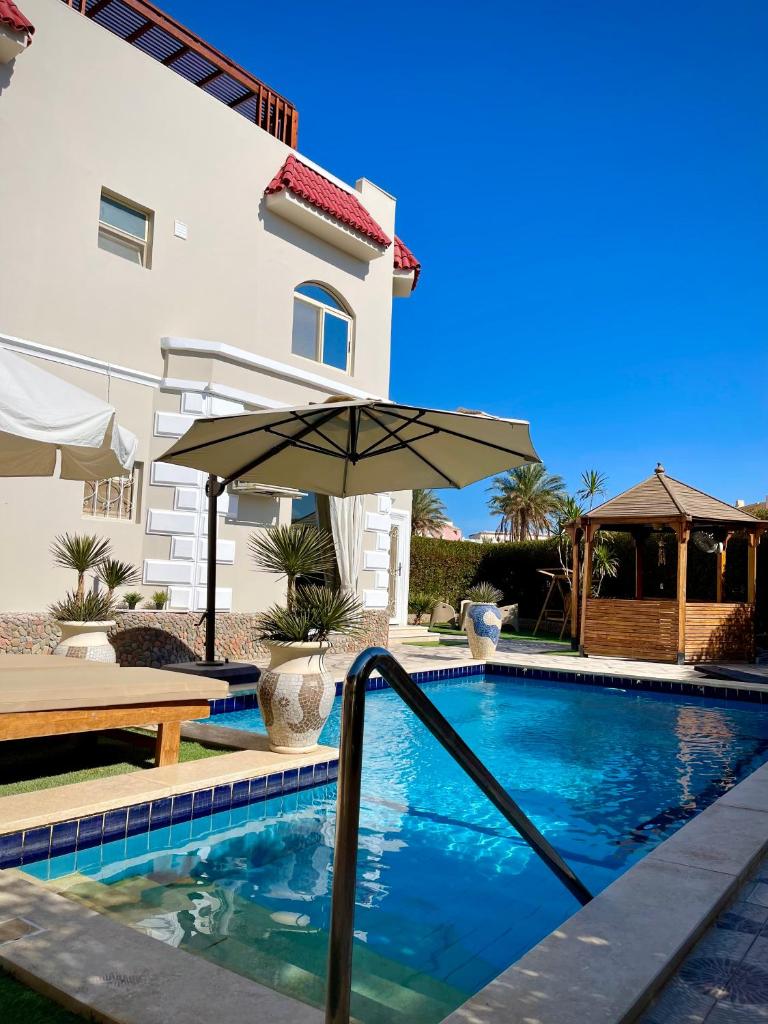 Ground Floor Apartment In Villa With Private Pool And Private Garden