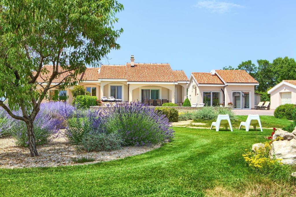 Villa Gardena photo 2