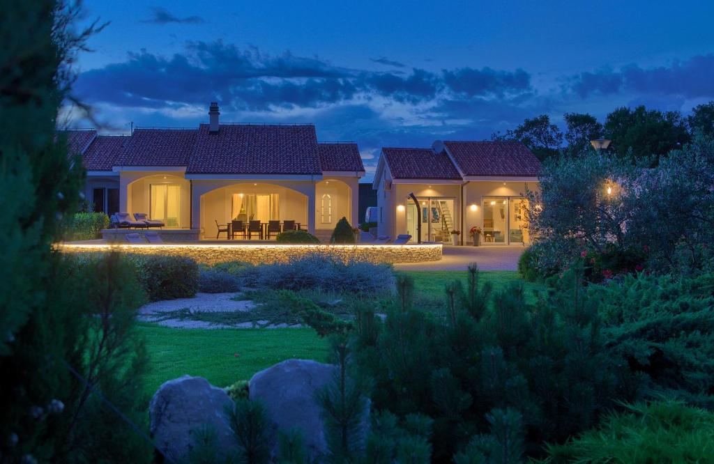 Villa Gardena photo 1