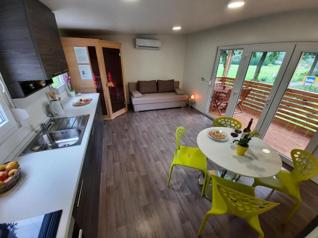 Chalet and Apartment Žonir with SAUNA photo 4