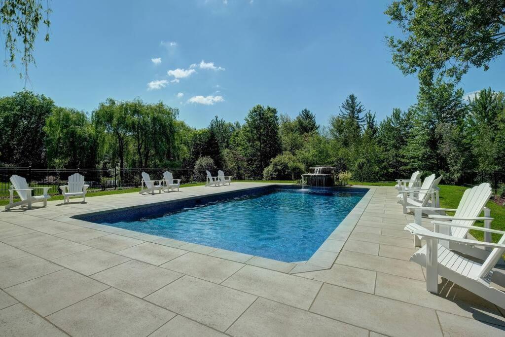 201 Condo au rez de chaussée , au coeur de Bromont photo 3