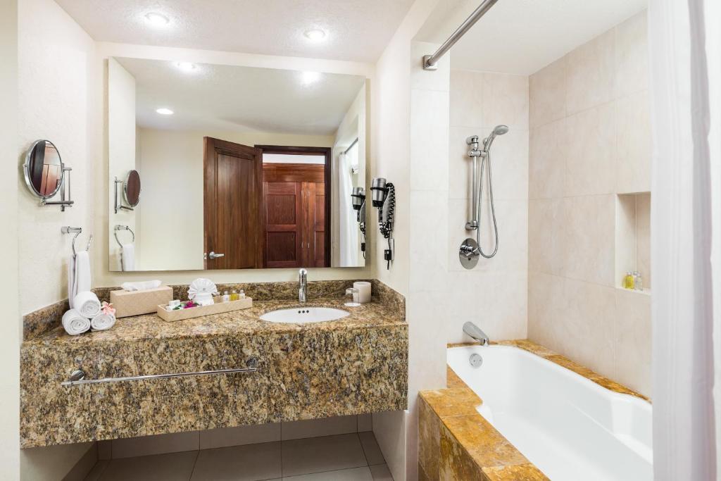 Двухместный (Номер Делюкс с видом на сад), BlueBay Grand Esmeralda - Все включено