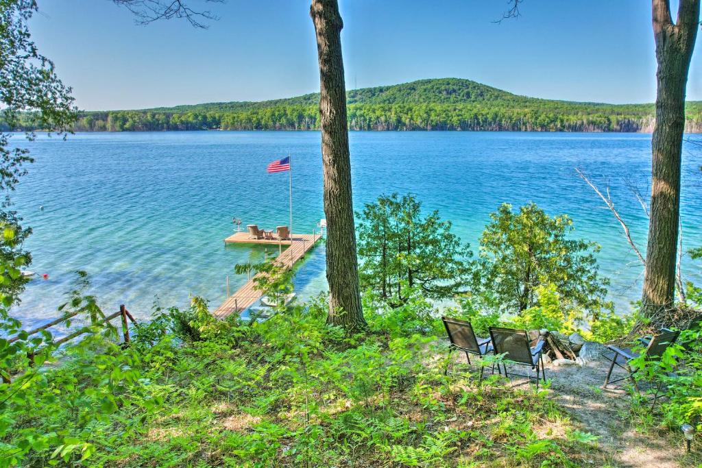 Dreamy Cabin Steps to Thumb Lake Swim and Fish