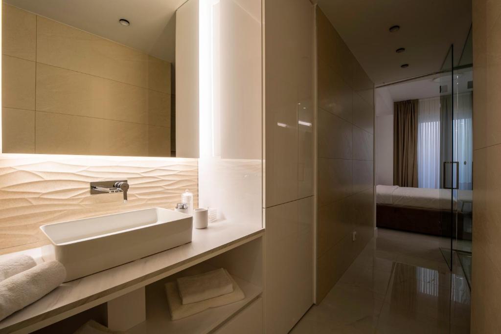 Villa Nina - Apartments with pool near the sea photo 4