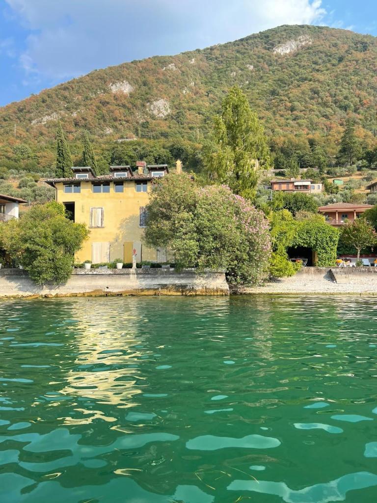 L'Oleandro sul Lago d'Iseo B&B photo 2