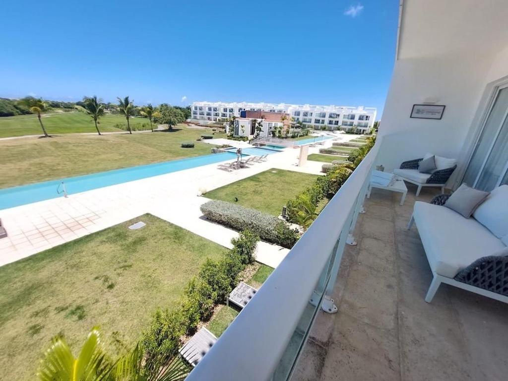 Breathtaking View Condo w Pool in Hard Rock Golf photo 2