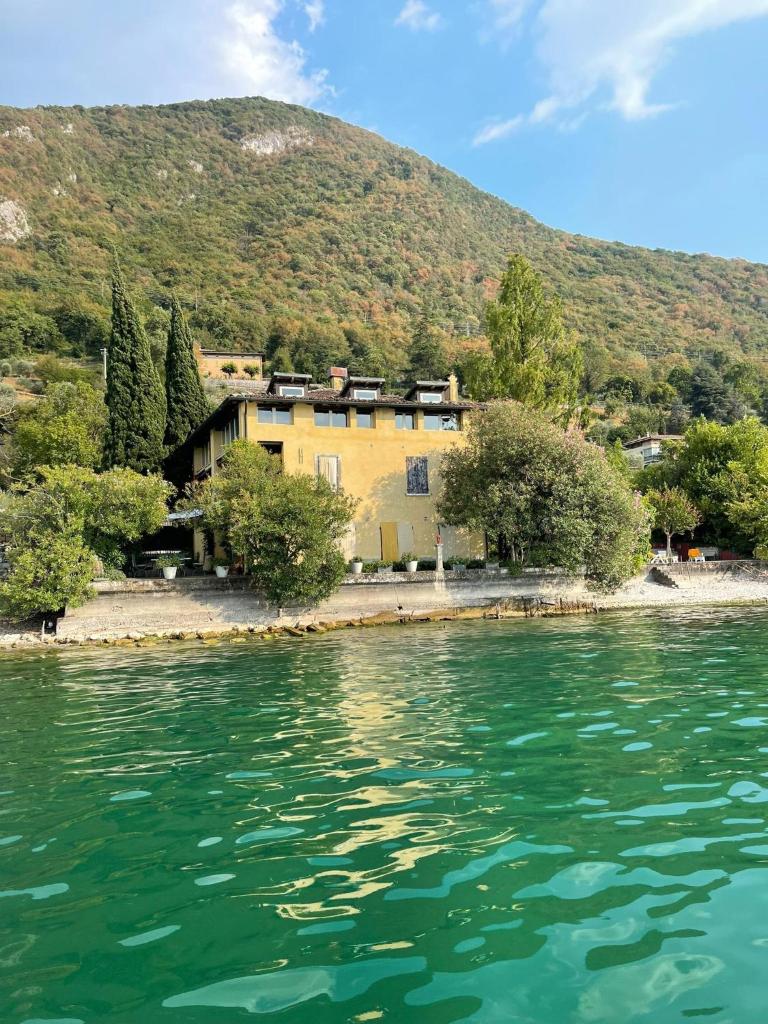L'Oleandro sul Lago d'Iseo B&B photo 1