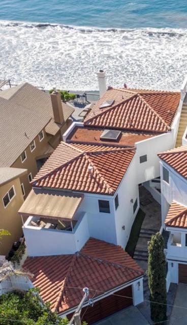 OCEANFRONT BEACHHOUZ photo 1