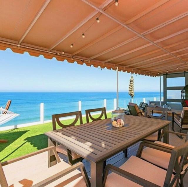 OCEANFRONT BEACHHOUZ photo 2