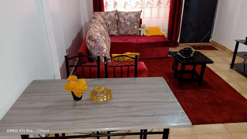 Megs Place -Maroon - Embu Town photo 1