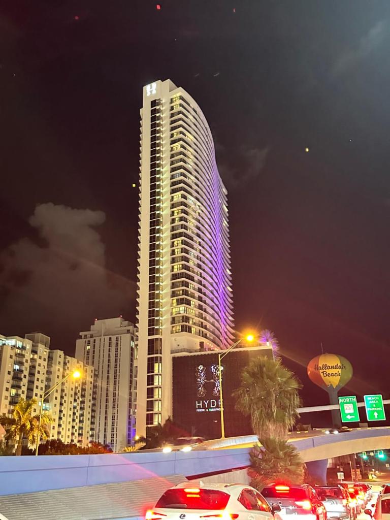 Hyde Resort Oceanview Luxurious 2-Bedroom PH 6Pax photo 2