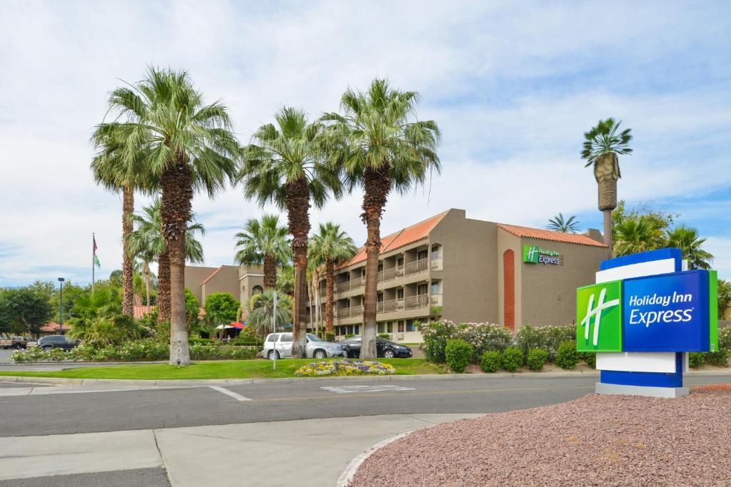 Holiday Inn Express Palm-Desert, an IHG Hotel image