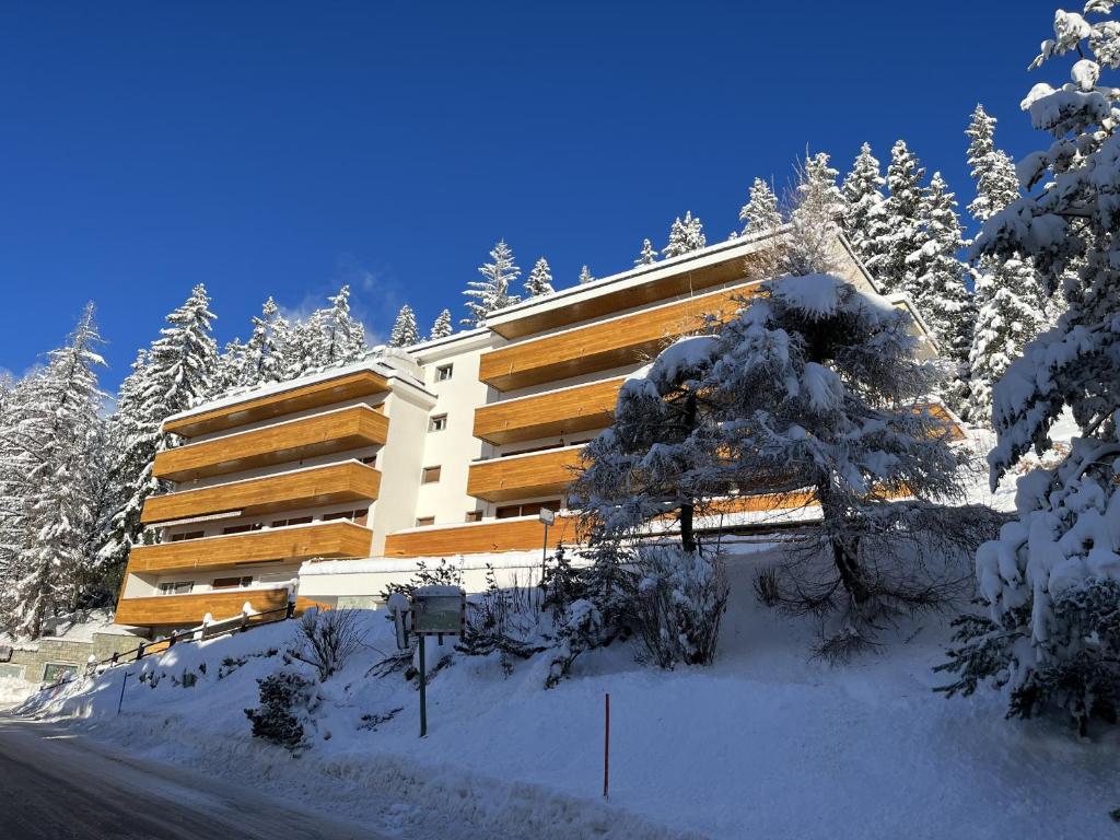 L’Eperon Center Crans wonderful view photo 3