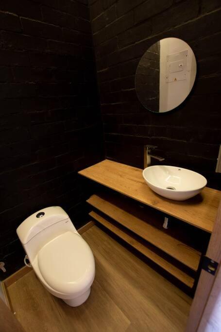 Deluxe Man cave with jacuzzy photo 2