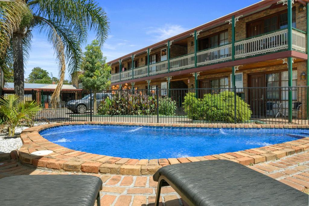 The Settlement Historic Hotel photo 2