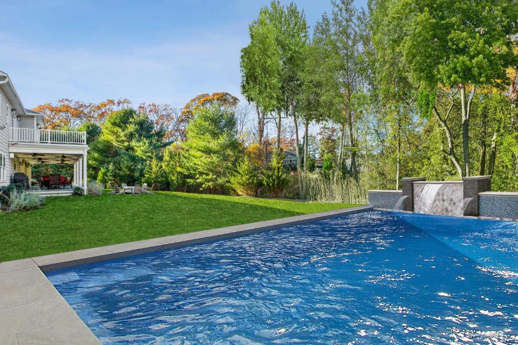 Hampton Luxury Estate - New Construction Luxury Retreat in Southamptons photo 1
