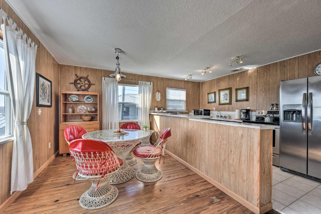 Fernandina Cottage Deck, Direct Beach Access photo 4