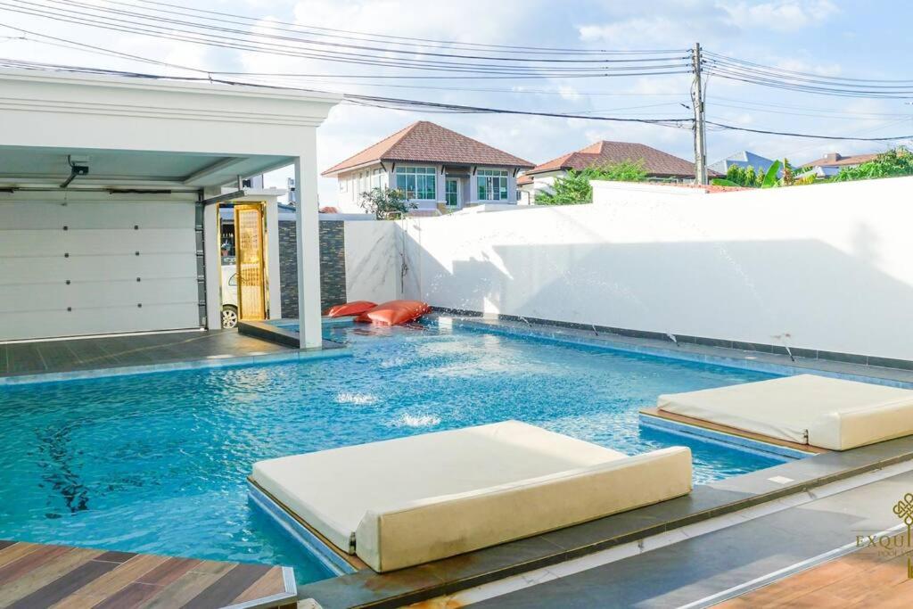 Exquisite Pool Villa J - Pattaya Pool Villa photo 3