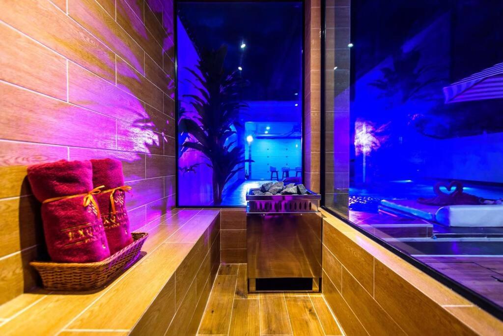 Exquisite Pool Villa J - Pattaya Pool Villa photo 1